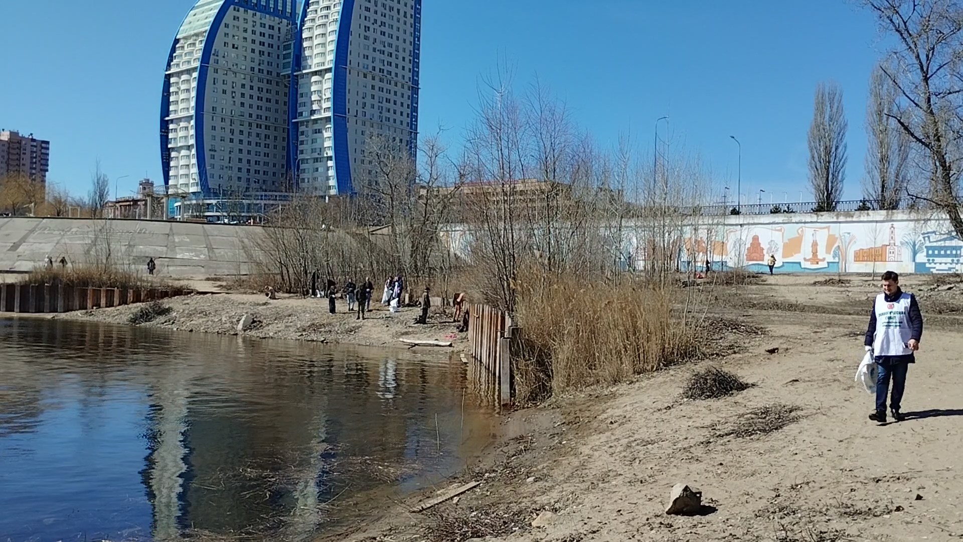 В Волгоградской области стартовали первые субботники у водоемов